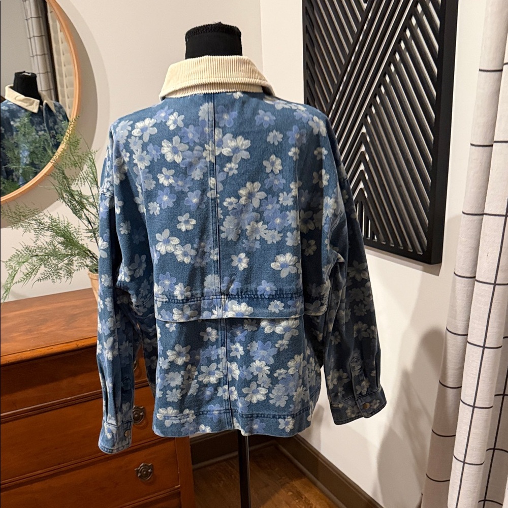 Entro Blue Floral Jean Jacket with Cream Collar medium - Picture 4 of 13